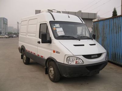 依維柯雙排座面包型疫苗冷藏車 醫(yī)藥冷鏈運輸?shù)膶I(yè)守護(hù)者